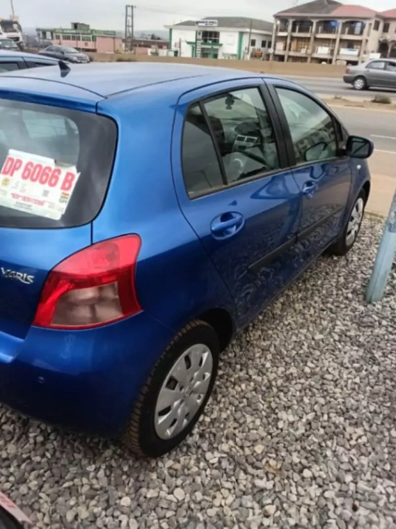 Toyota Yaris   - 2010