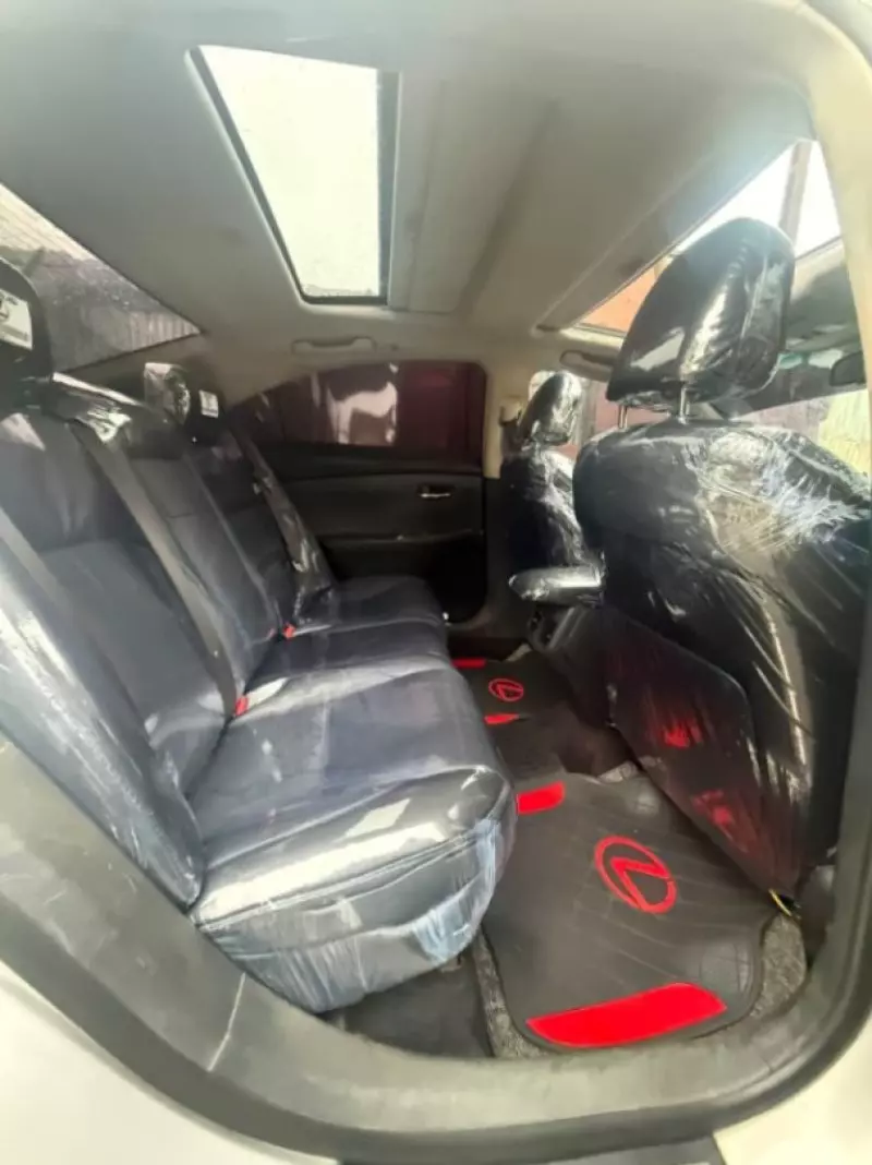 Lexus ES 350   - 2010