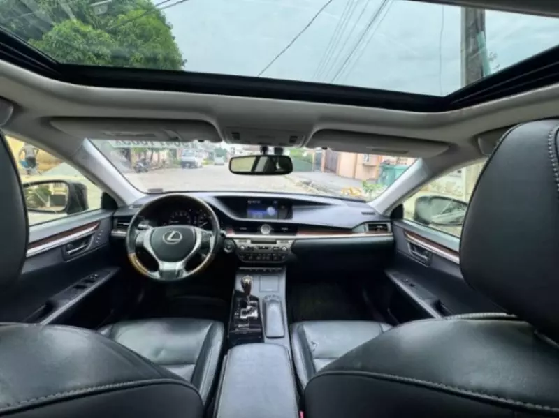 Lexus ES   - 2015