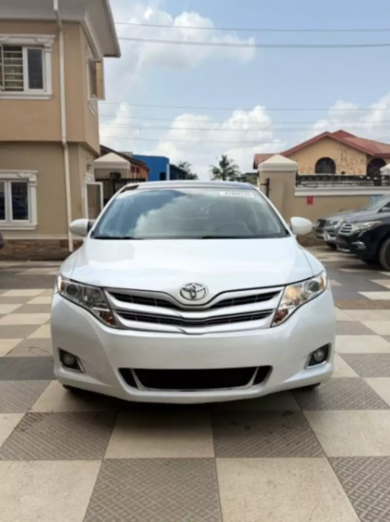 Toyota Venza   - 2012