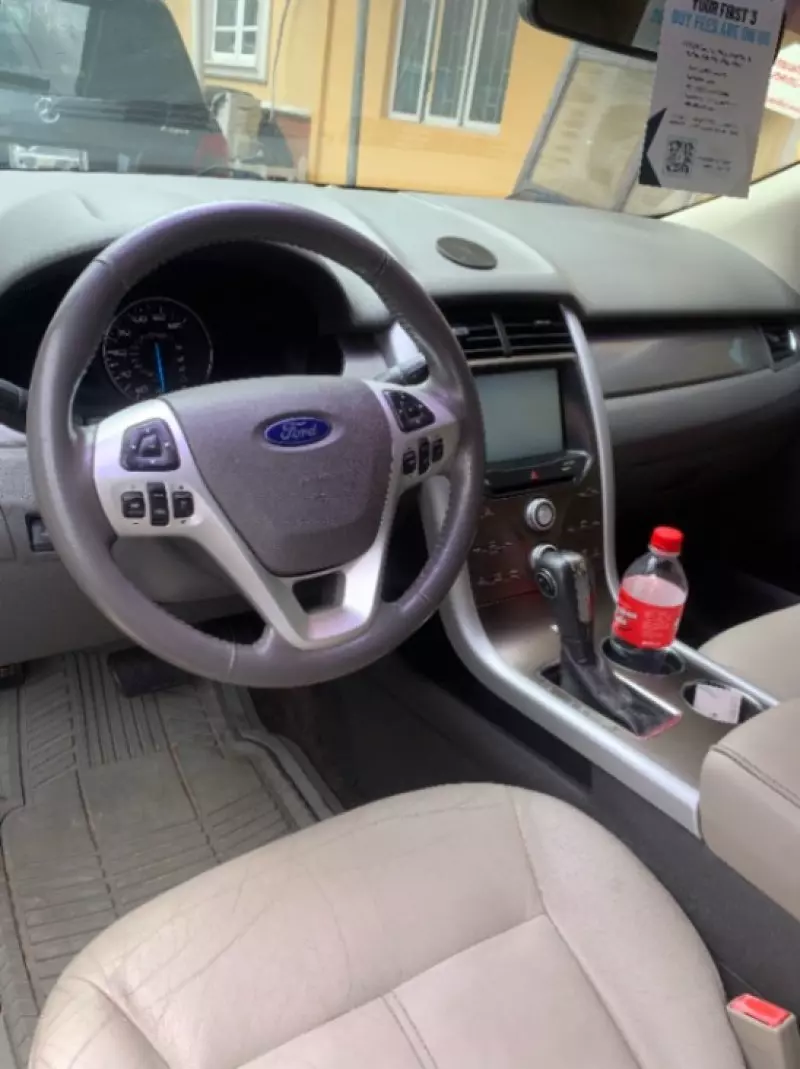 Ford Edge   - 2015