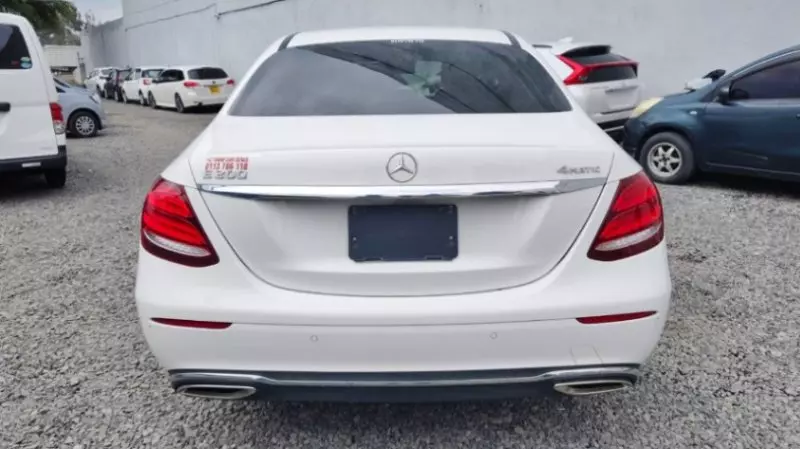 Mercedes-Benz E-class   - 2018