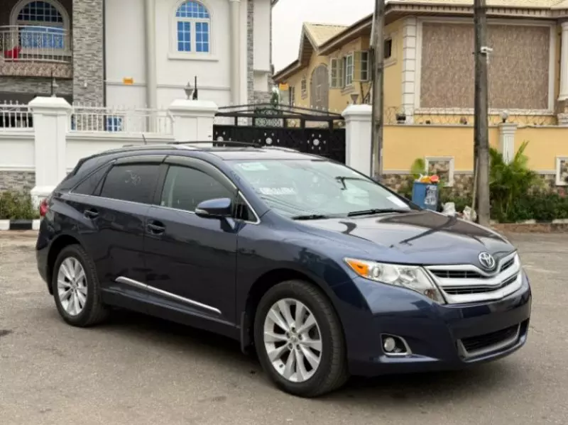 Toyota Venza   - 2015
