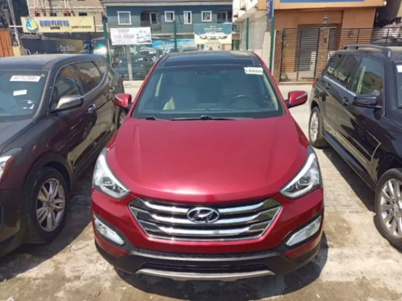 Hyundai Santa Fe   - 2015