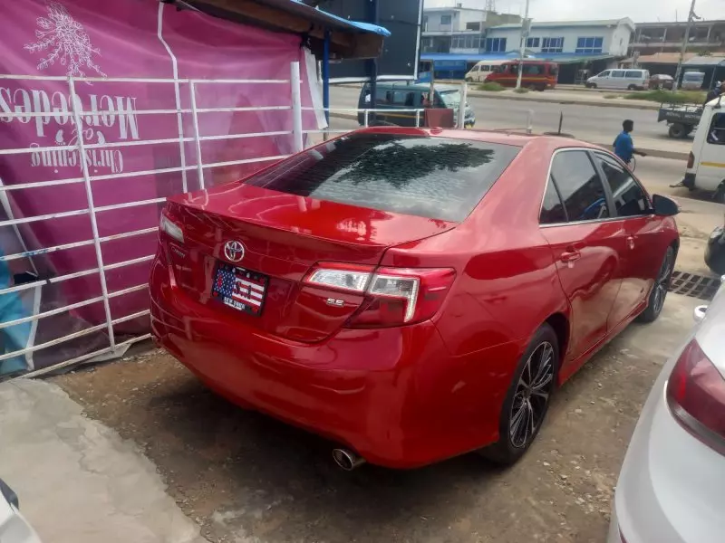 Toyota Camry   - 2014