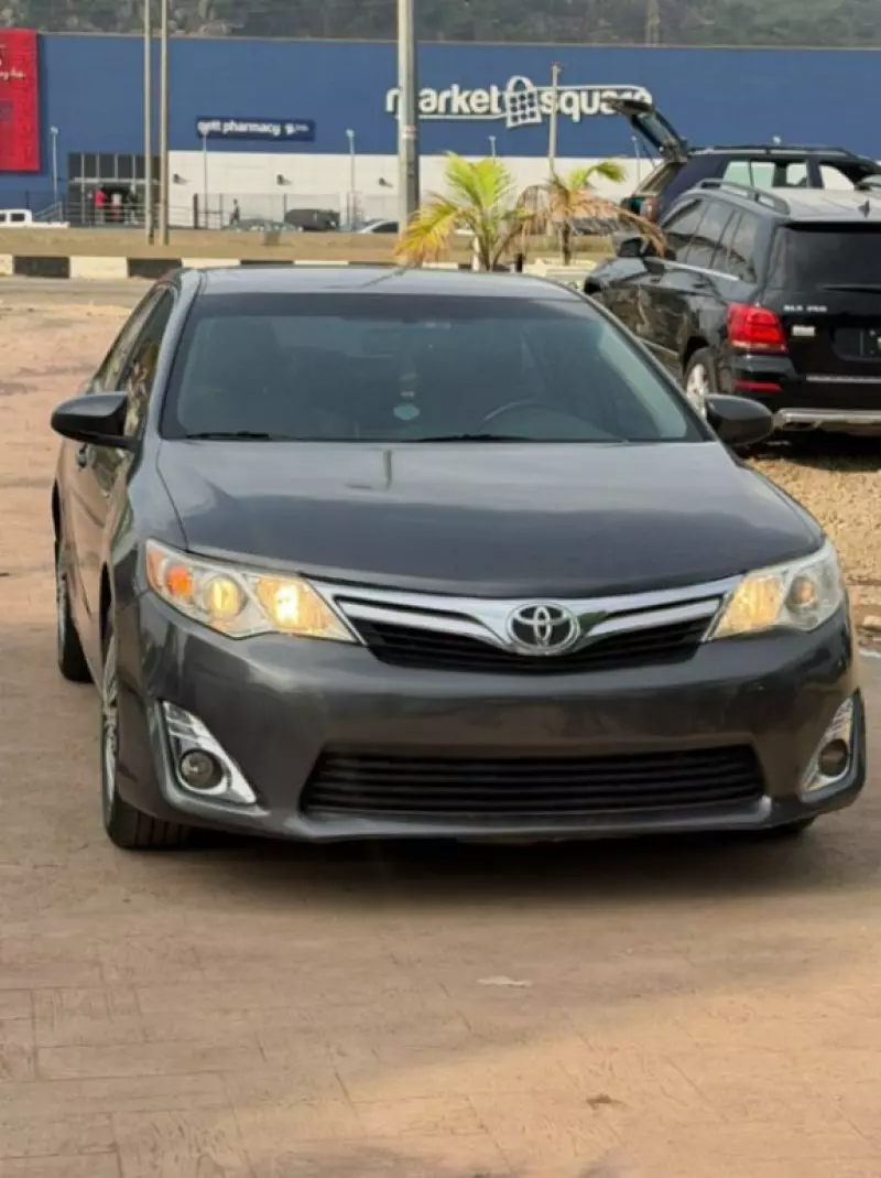 TOYOTA Camry - 2013