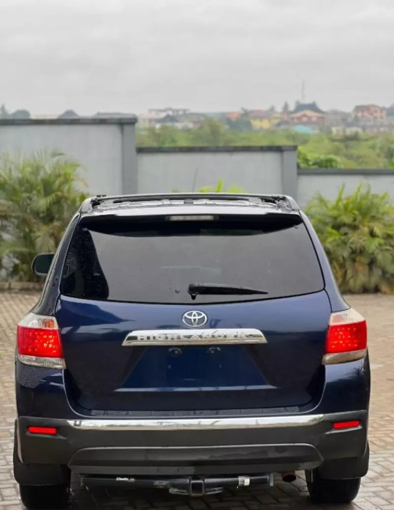 TOYOTA Highlander   - 2012