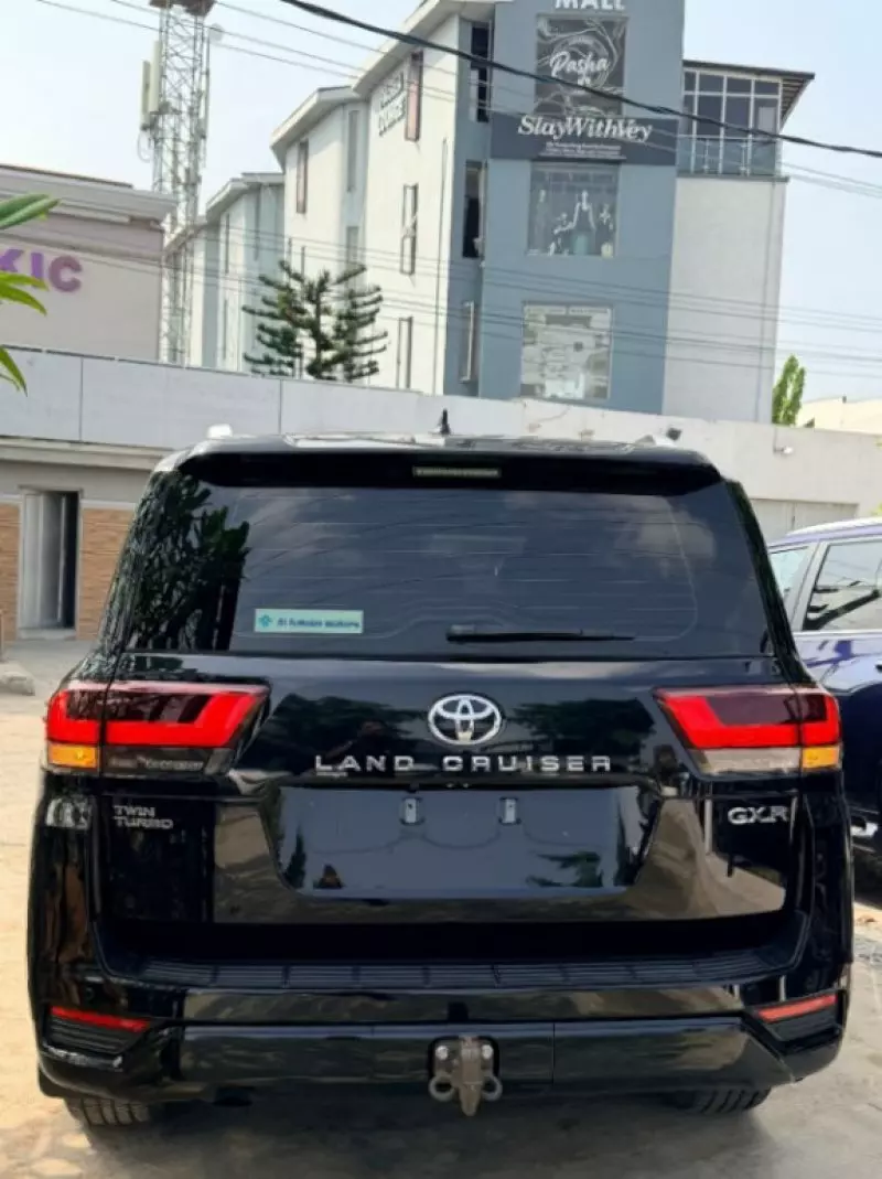 Toyota Land Cruiser GXR - 2022