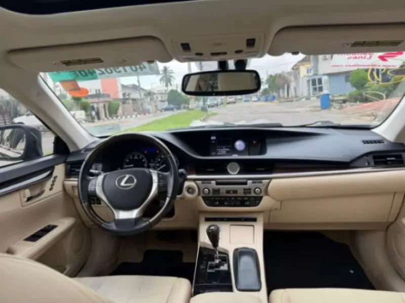Lexus ES   - 2014