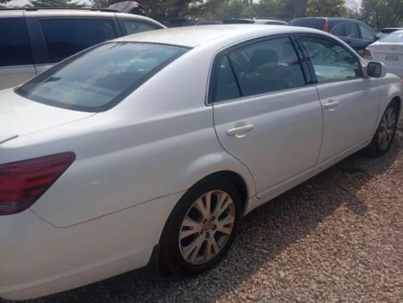 Toyota Avalon   - 2008