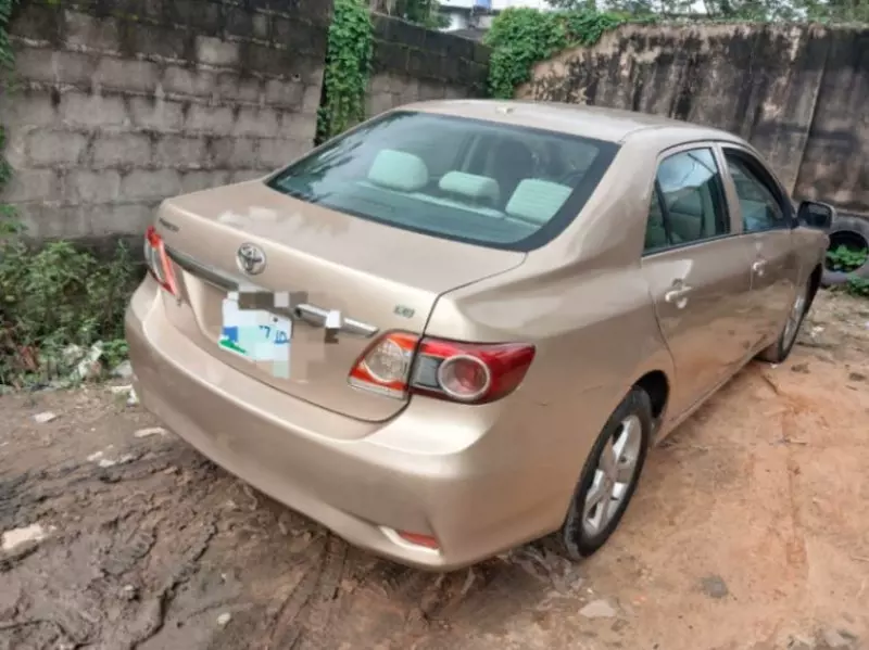 TOYOTA Corolla   - 2012
