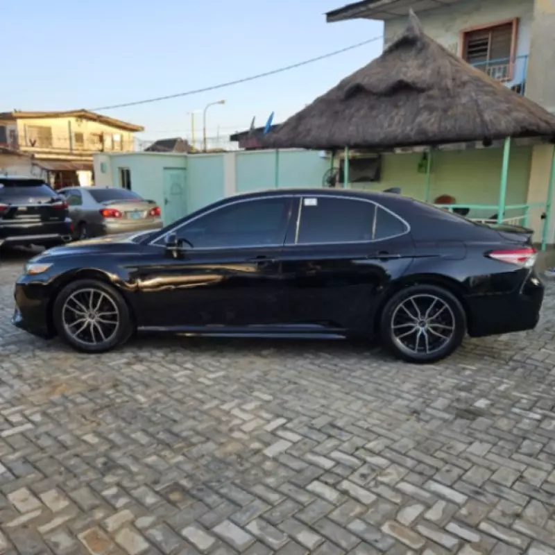 Toyota Camry   - 2018
