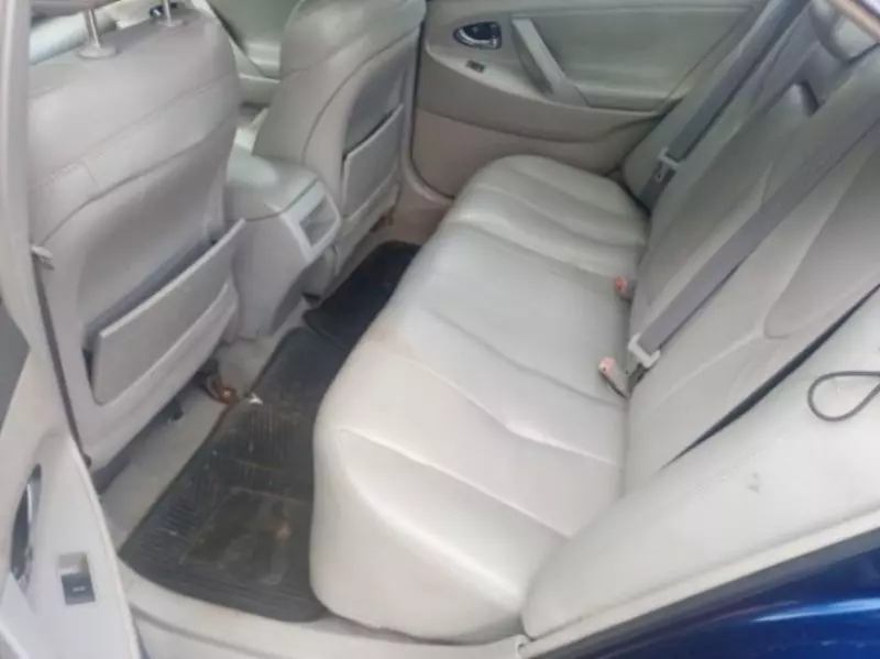 TOYOTA Camry - 2010