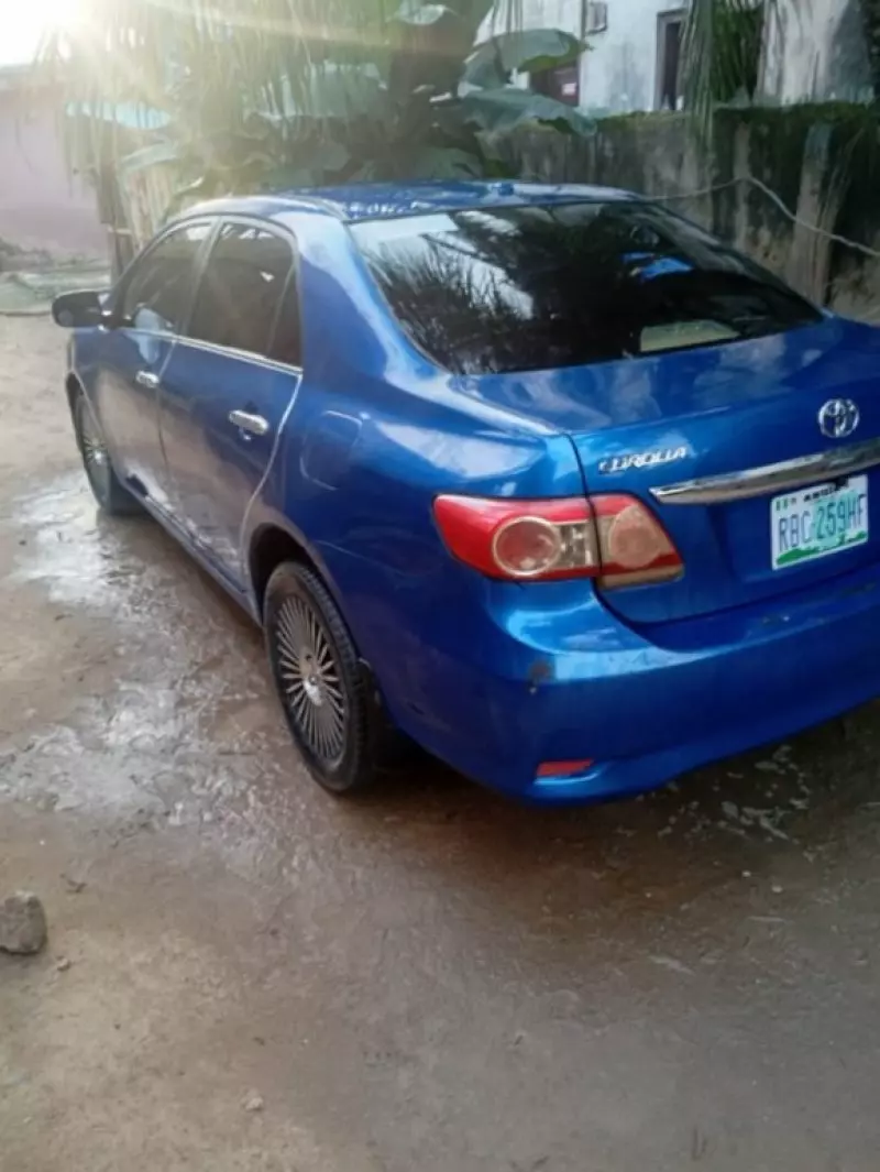 TOYOTA Corolla - 2010