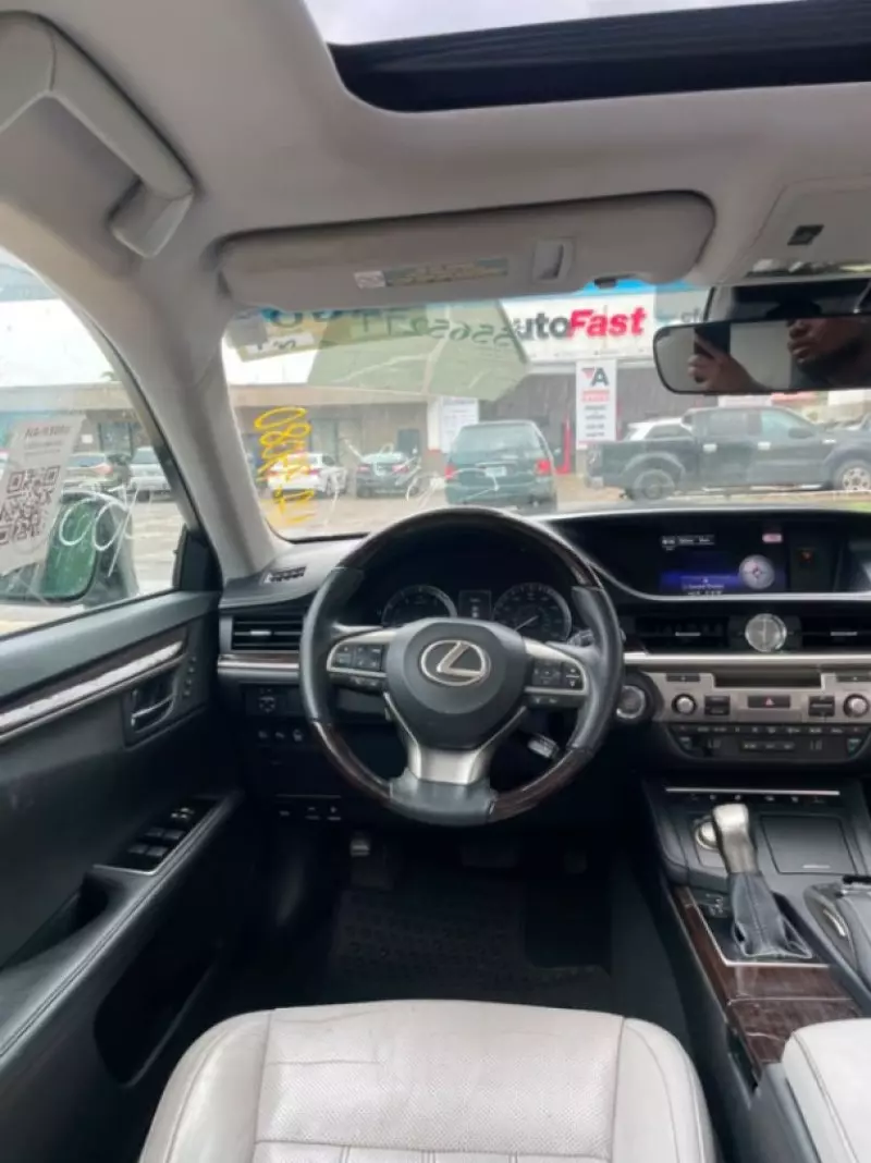 Lexus ES   - 2016