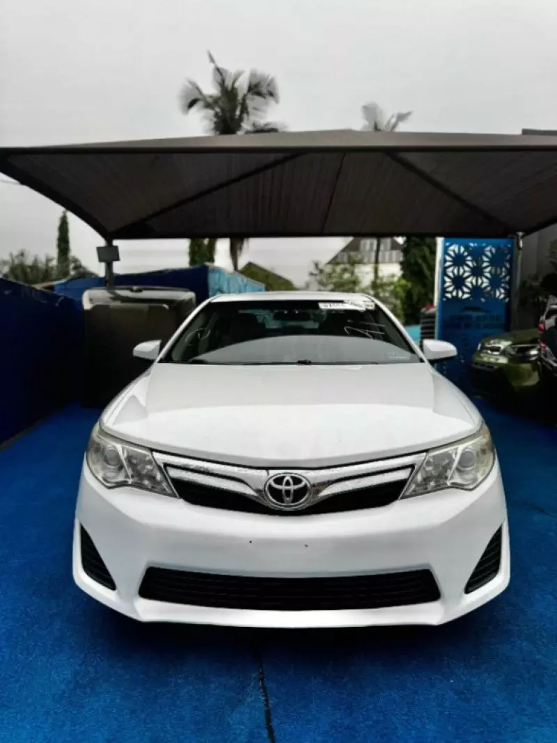TOYOTA Camry   - 2012