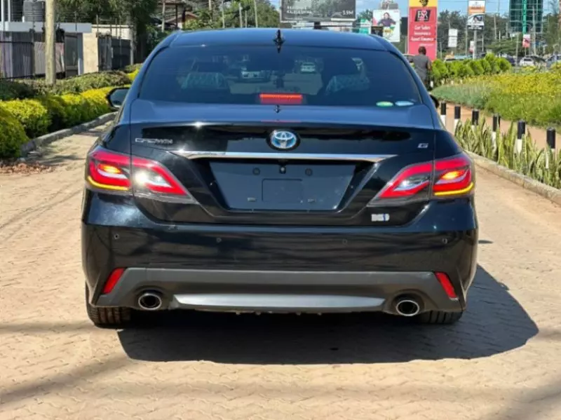 Toyota Crown   - 2019