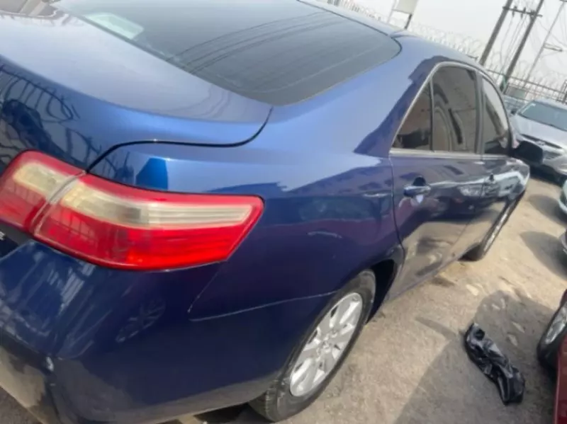 Toyota Camry   - 2009