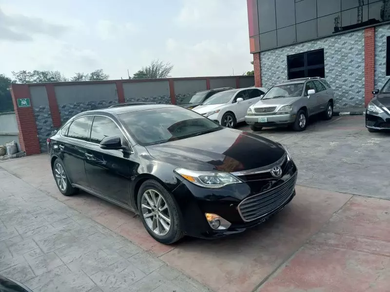 Toyota Avalon - 2015