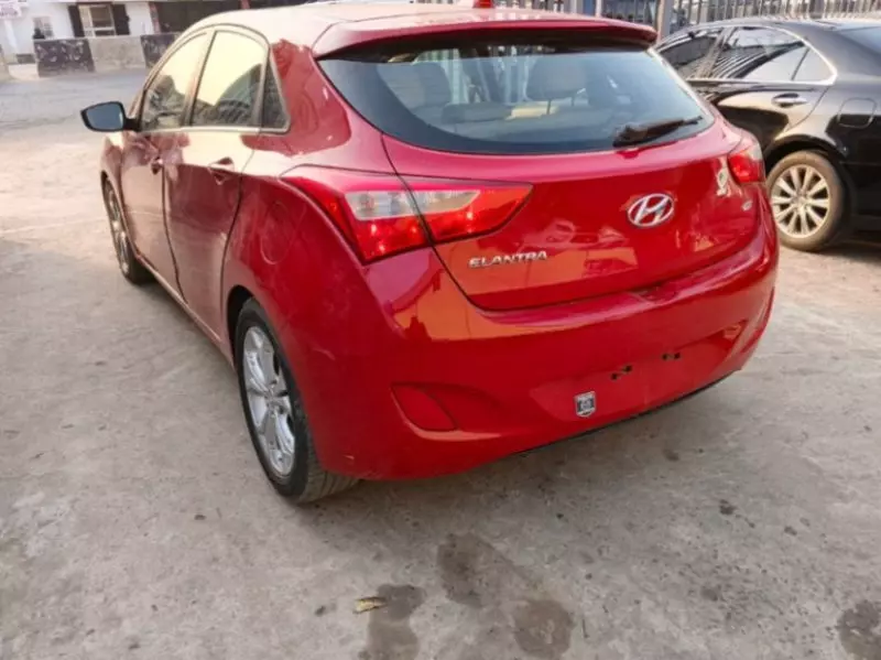Hyundai ELANTRA 1,6L BVM GLS New   - 2013