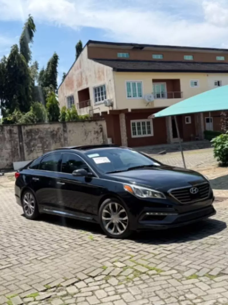 Hyundai Sonata   - 2015