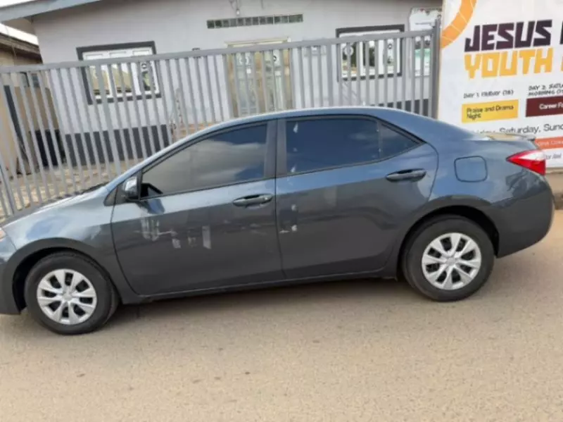 TOYOTA Corolla   - 2015