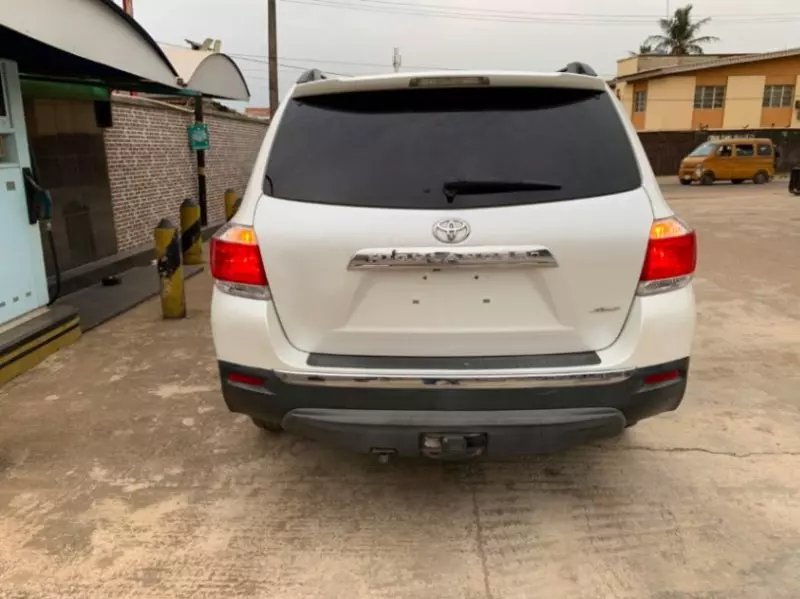 TOYOTA Highlander   - 2013