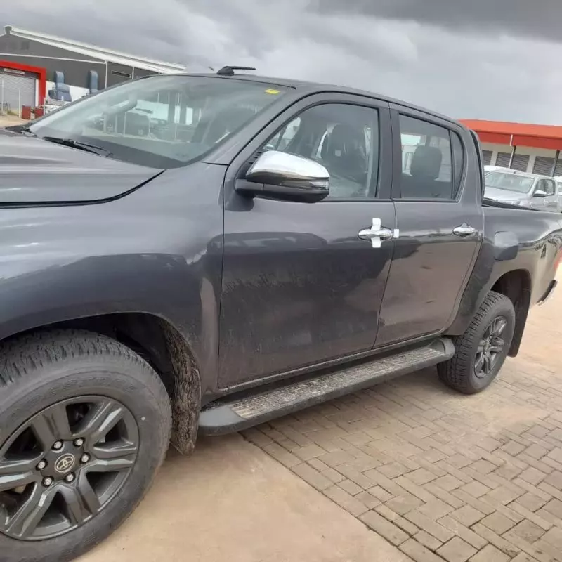 Toyota Hilux   - 2025