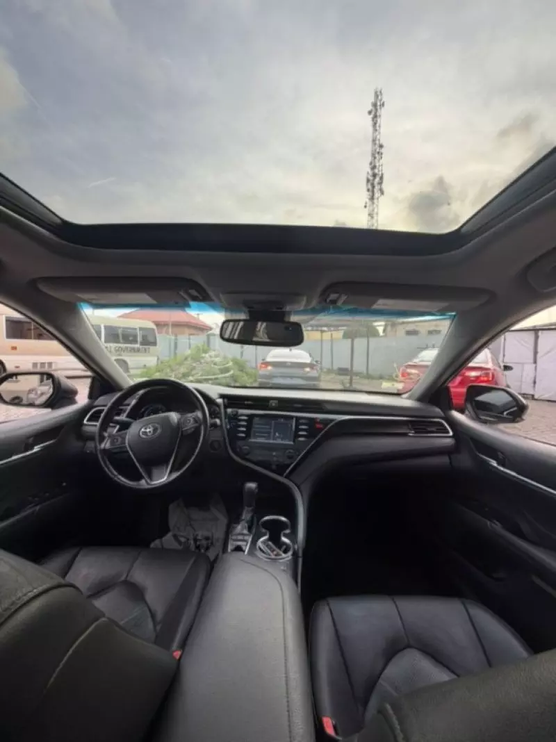TOYOTA Camry - 2018