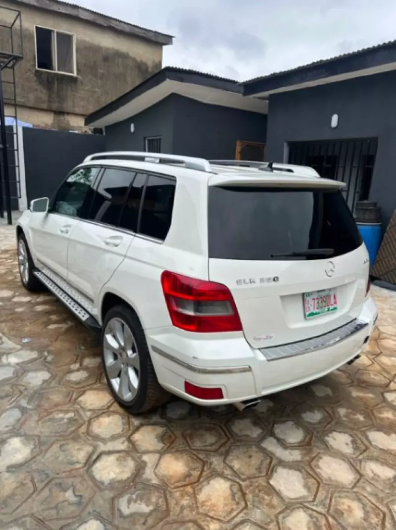 Mercedes-Benz GLK 350   - 2010