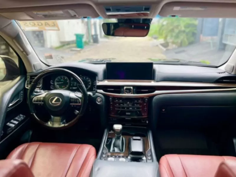 Lexus LX 570   - 2018