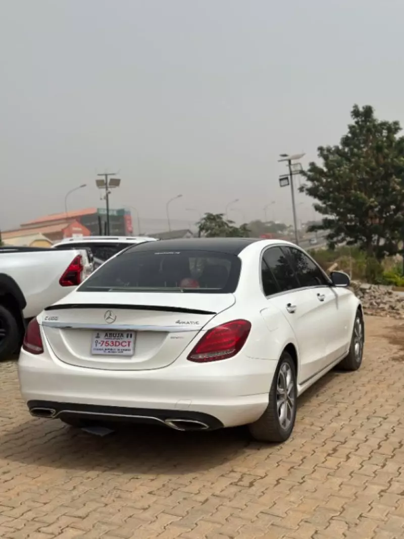 Mercedes-Benz C 300   - 2015