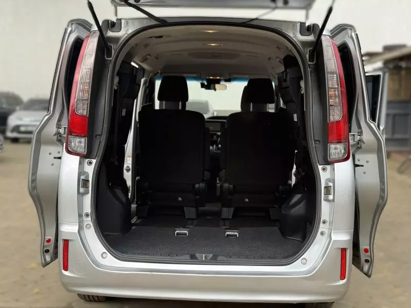 TOYOTA Noah   - 2016