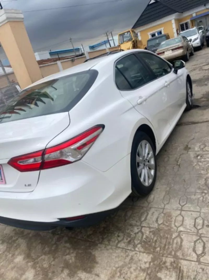 Toyota Camry   - 2018