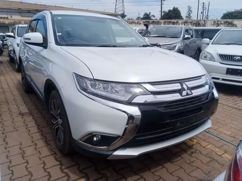 Mitsubishi OUTLANDER   - 2016