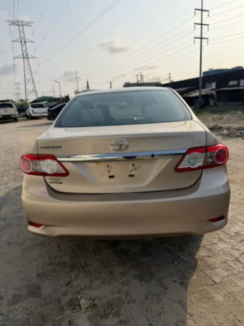 Toyota Corolla   - 2011