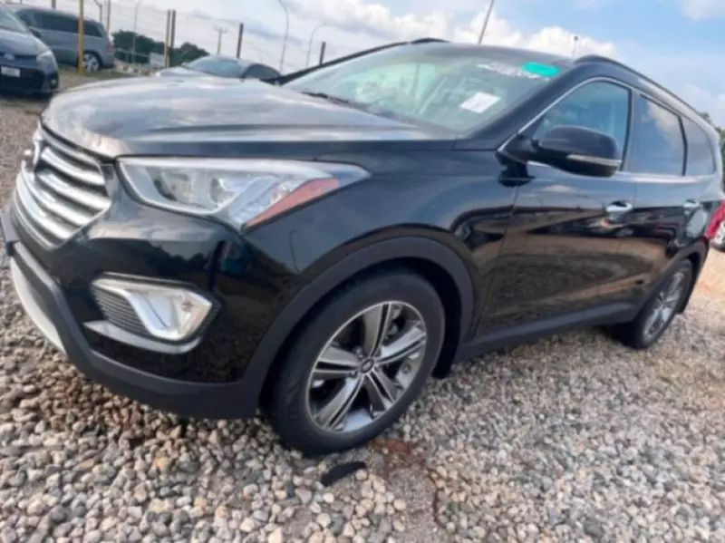 Hyundai Santa Fe   - 2016