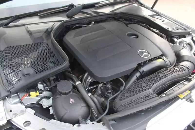 Mercedes-Benz C200   - 2019
