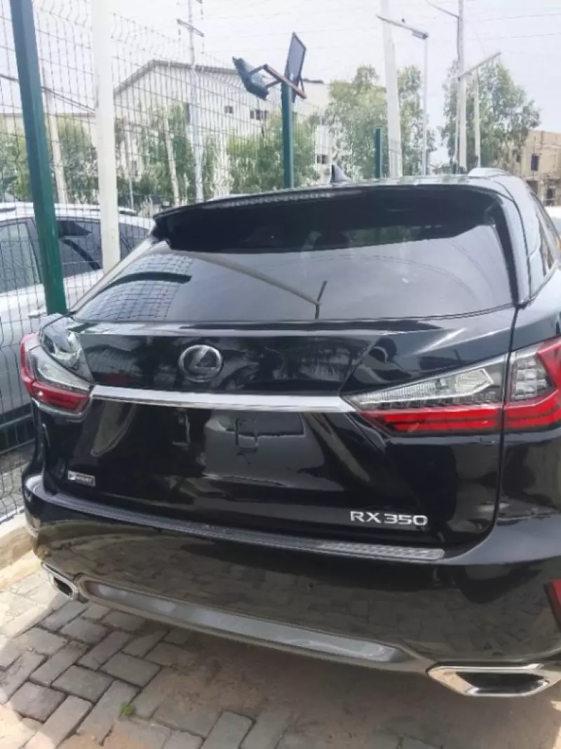Lexus RX   - 2017