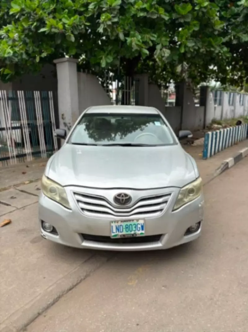 TOYOTA camry   - 2010