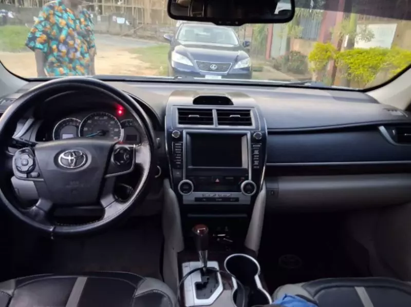 TOYOTA Camry   - 2012