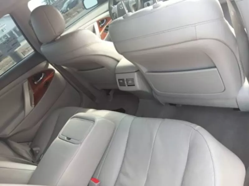 Toyota Camry   - 2011