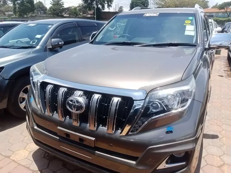 Toyota Landcruiser Prado   - 2016