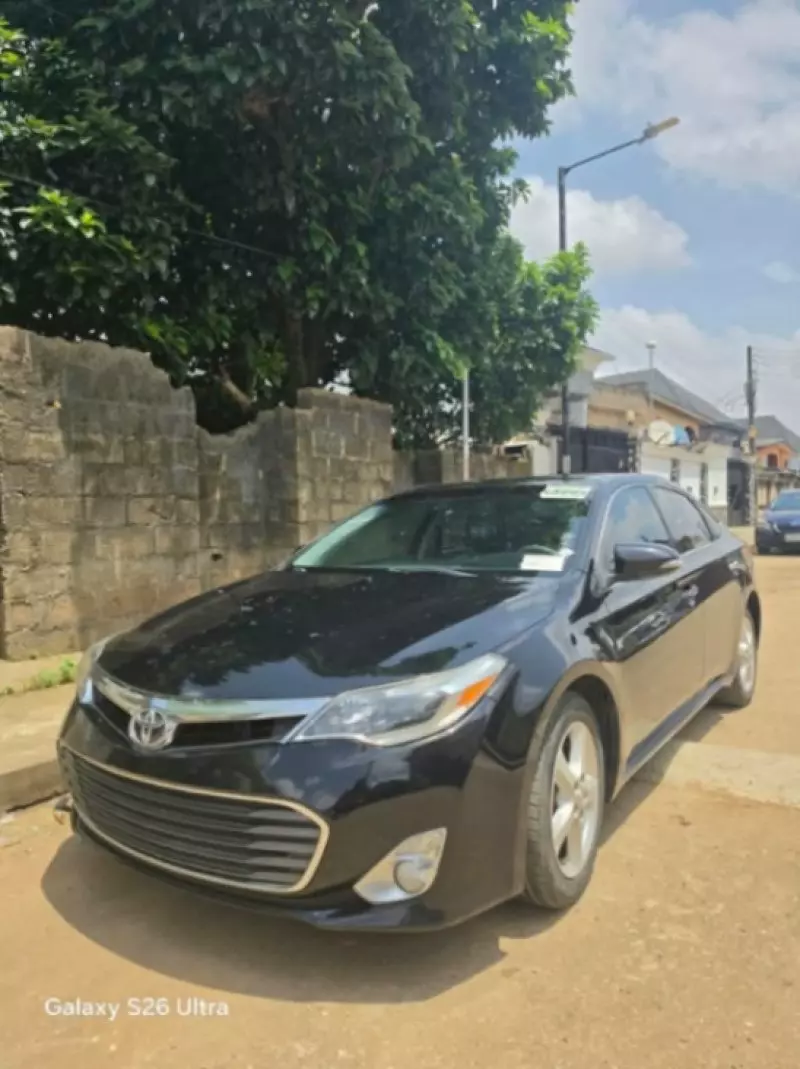 TOYOTA Avalon - 2015