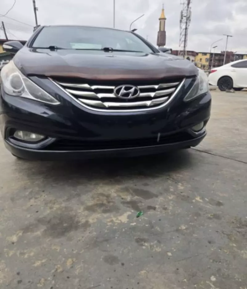 Hyundai Sonata   - 2013