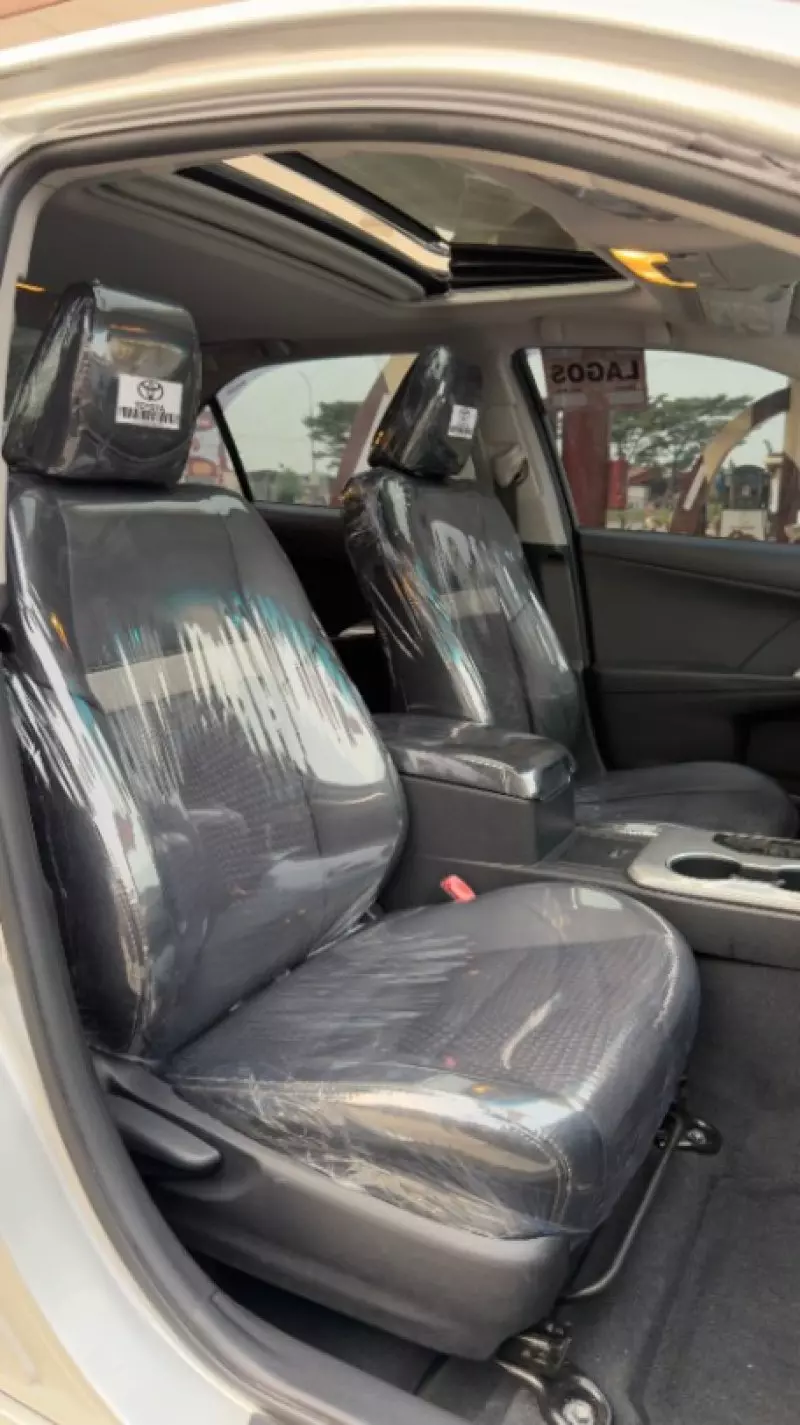 Toyota Camry - 2012