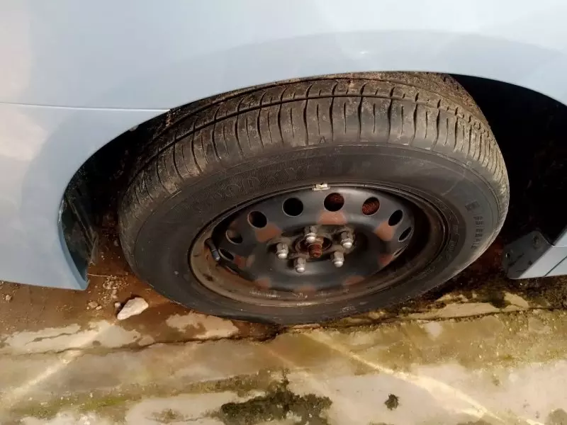 Toyota Noah   - 2012