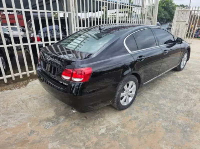 Lexus GS - 2010