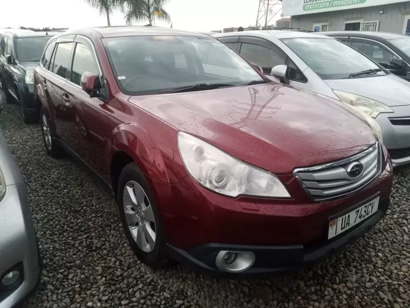 Subaru Outback   - 2011