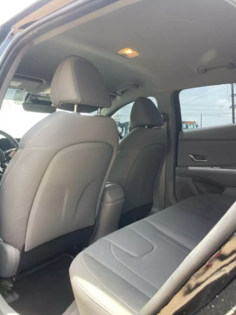 Hyundai Elantra   - 2021